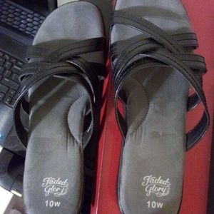 LADIES BLACK SANDALS